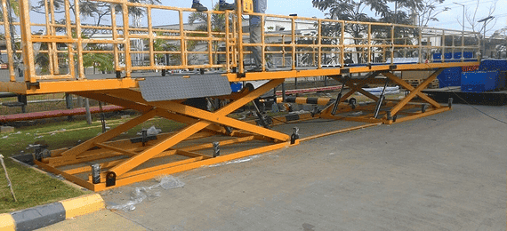 Goods lift project